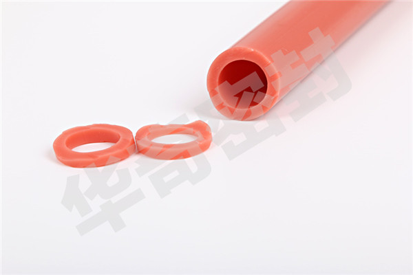 硅膠制品如此多的優(yōu)點(diǎn)，到底是如何生產(chǎn)出來(lái)的呢？